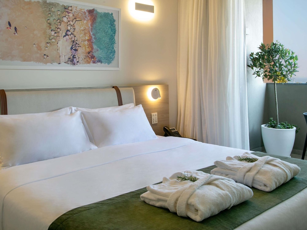 Mercure Larnaca Finikoudes Beach — Hotel rooms in Larnaca, Larnaca Region