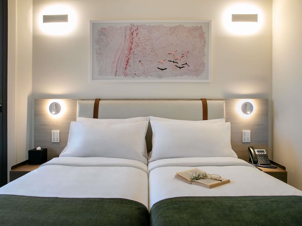 Mercure Larnaca Finikoudes Beach — Hotel rooms in Larnaca, Larnaca Region