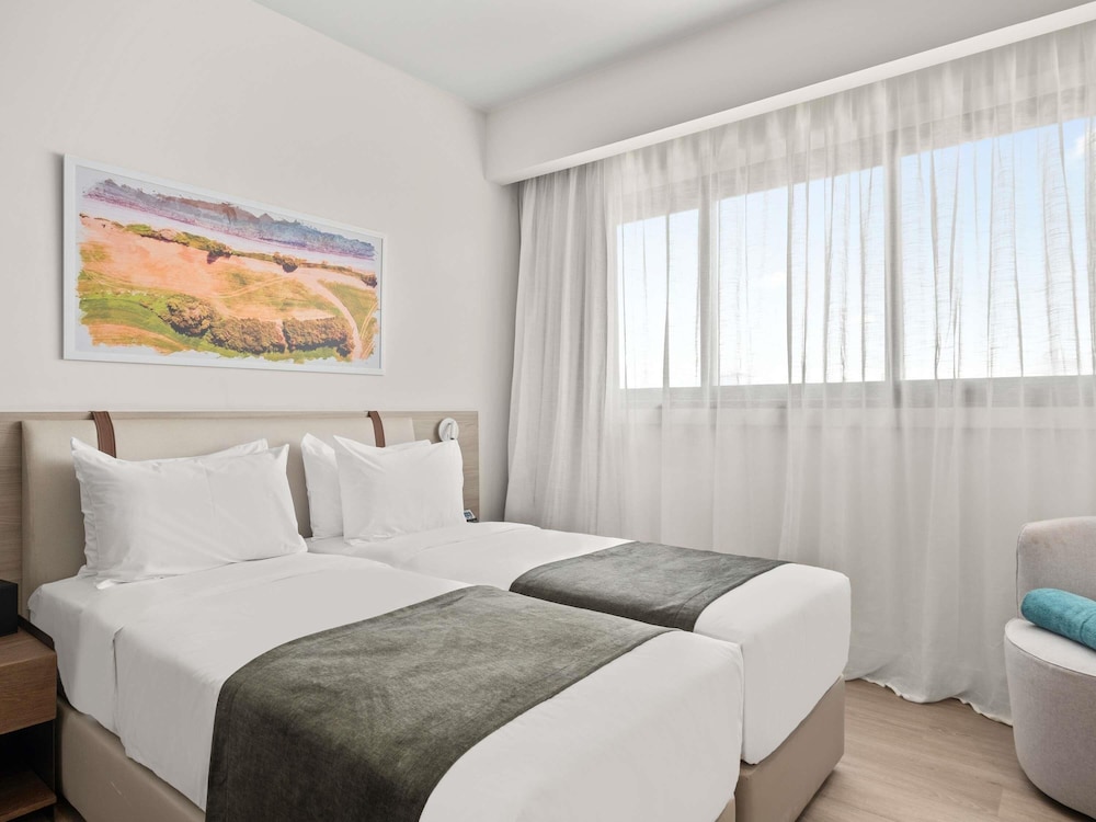 Mercure Larnaca Finikoudes Beach — Hotel rooms in Larnaca, Larnaca Region