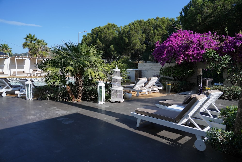 Yacht Boheme Hotel - Boutique Class - Adults Only — Swimming pool in Fethiye, Mugla