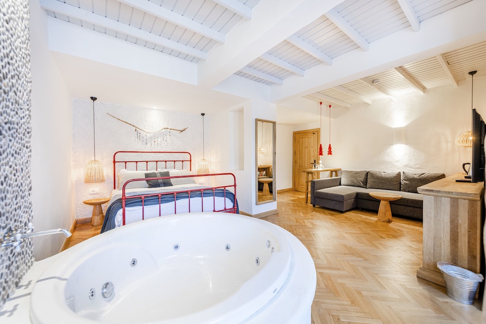 Yacht Boheme Hotel - Boutique Class - Adults Only — Hotel rooms in Fethiye, Mugla