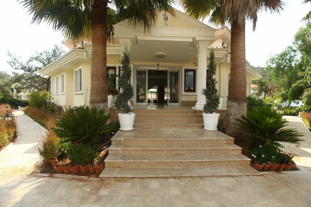 Telmessos Select — Hotel building in Fethiye, Mugla