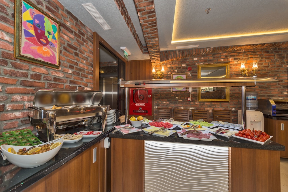 Aprilis Gold Hotel - Special Class — Restaurant & bars in Istanbul, Istanbul