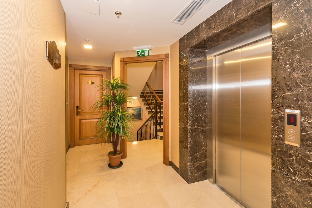 Aprilis Gold Hotel - Special Class — Hotel building in Istanbul, Istanbul