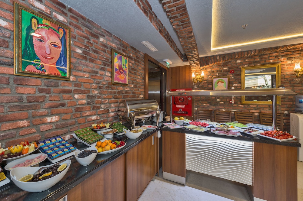 Aprilis Gold Hotel - Special Class — Restaurant & bars in Istanbul, Istanbul
