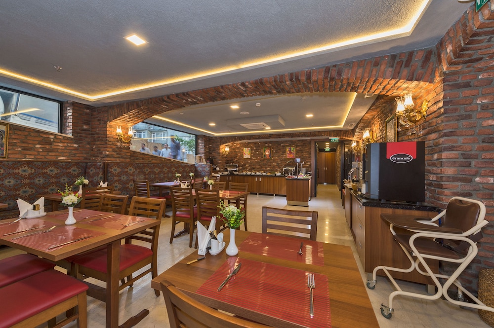 Aprilis Gold Hotel - Special Class — Restaurant & bars in Istanbul, Istanbul