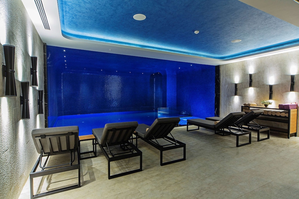 Arts Hotel Istanbul - Special Class — Swimming pool in Istanbul, Istanbul