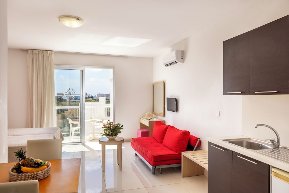 Papantonia Hotel Apartments — Hotel rooms in Protaras, Famagusta Region