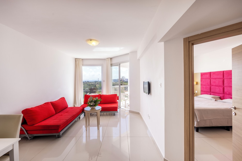 Papantonia Hotel Apartments — Hotel rooms in Protaras, Famagusta Region