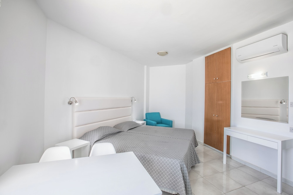 Papantonia Hotel Apartments — Hotel rooms in Protaras, Famagusta Region
