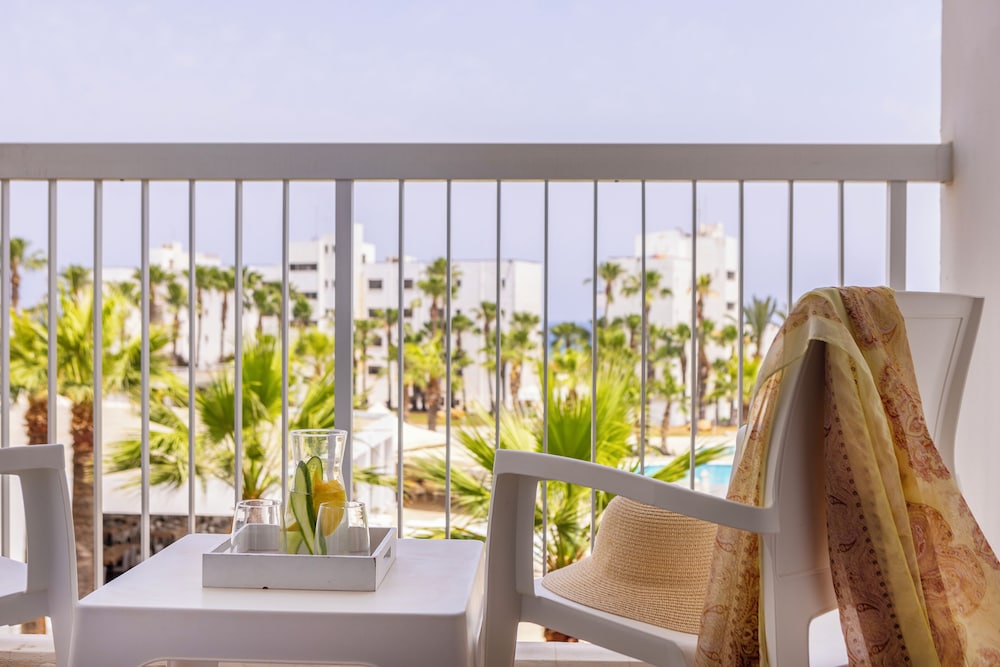 Papantonia Hotel Apartments — Hotel rooms in Protaras, Famagusta Region