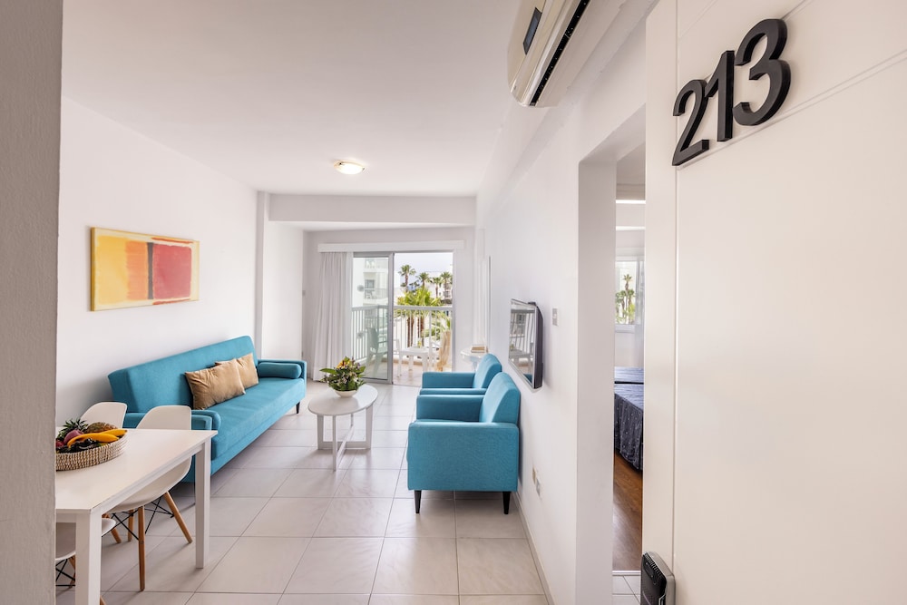 Papantonia Hotel Apartments — Hotel rooms in Protaras, Famagusta Region