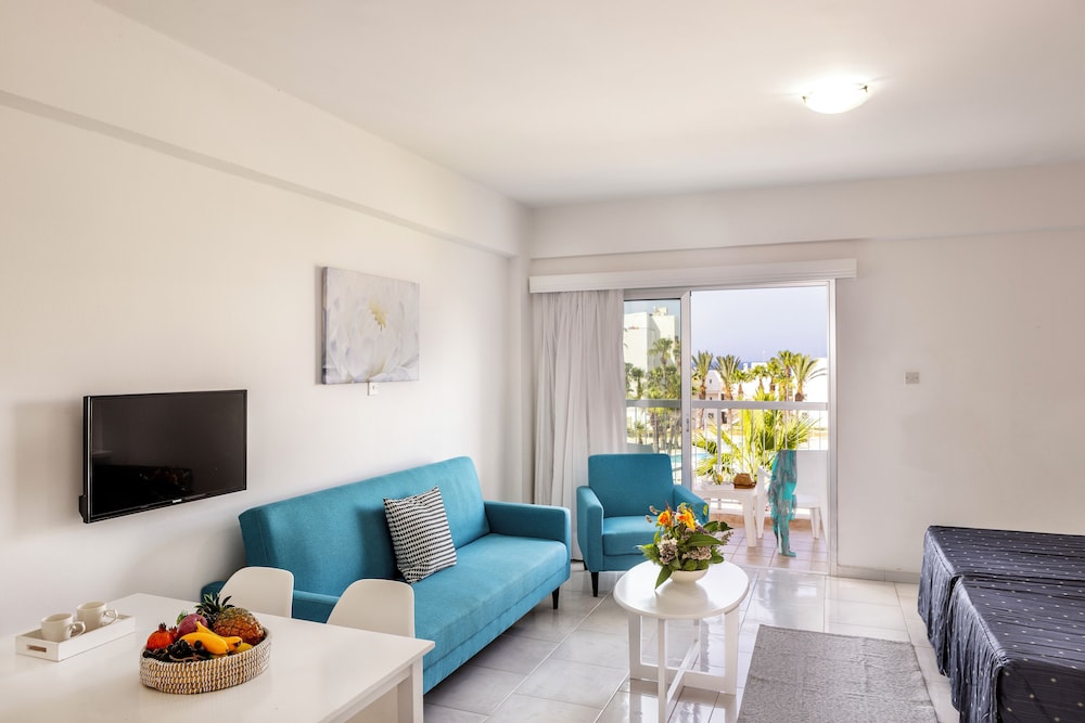 Papantonia Hotel Apartments — Hotel rooms in Protaras, Famagusta Region