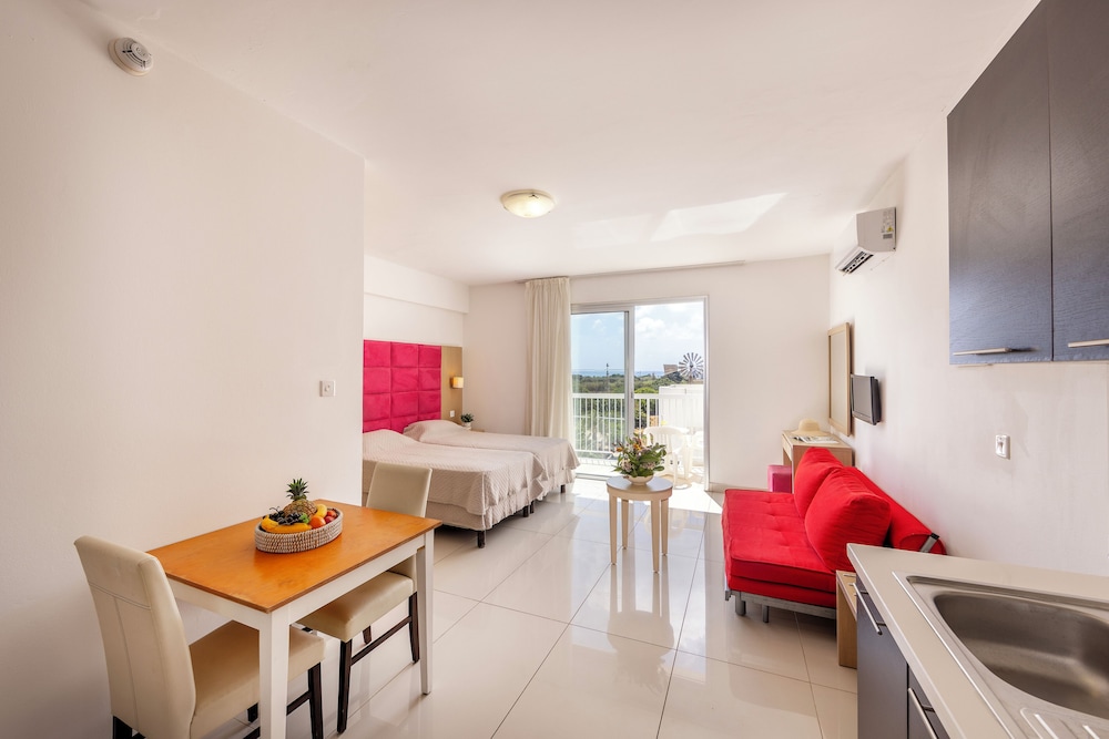 Papantonia Hotel Apartments — Hotel rooms in Protaras, Famagusta Region