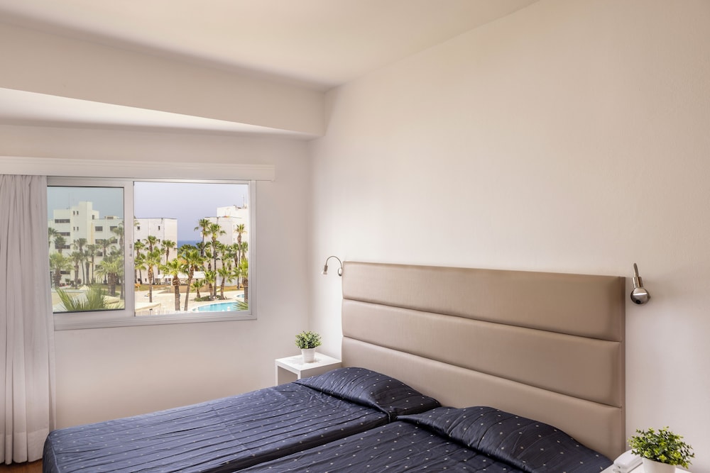 Papantonia Hotel Apartments — Hotel rooms in Protaras, Famagusta Region