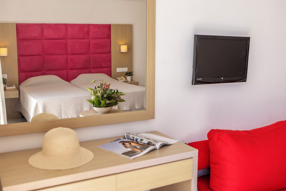 Papantonia Hotel Apartments — Hotel rooms in Protaras, Famagusta Region