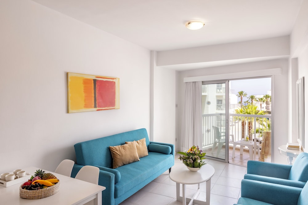 Papantonia Hotel Apartments — Hotel rooms in Protaras, Famagusta Region
