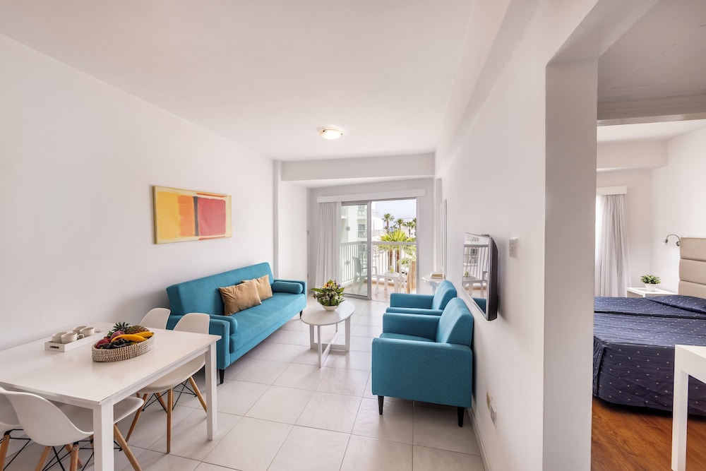 Papantonia Hotel Apartments — Hotel rooms in Protaras, Famagusta Region