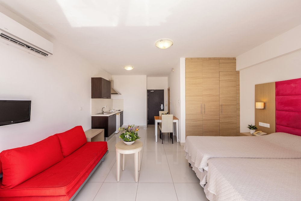 Papantonia Hotel Apartments — Hotel rooms in Protaras, Famagusta Region
