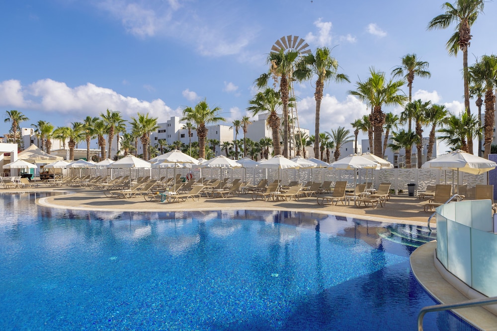 Papantonia Hotel Apartments — Swimming pool in Protaras, Famagusta Region