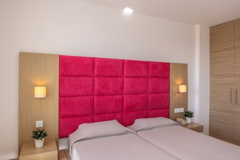 Papantonia Hotel Apartments — Hotel rooms in Protaras, Famagusta Region