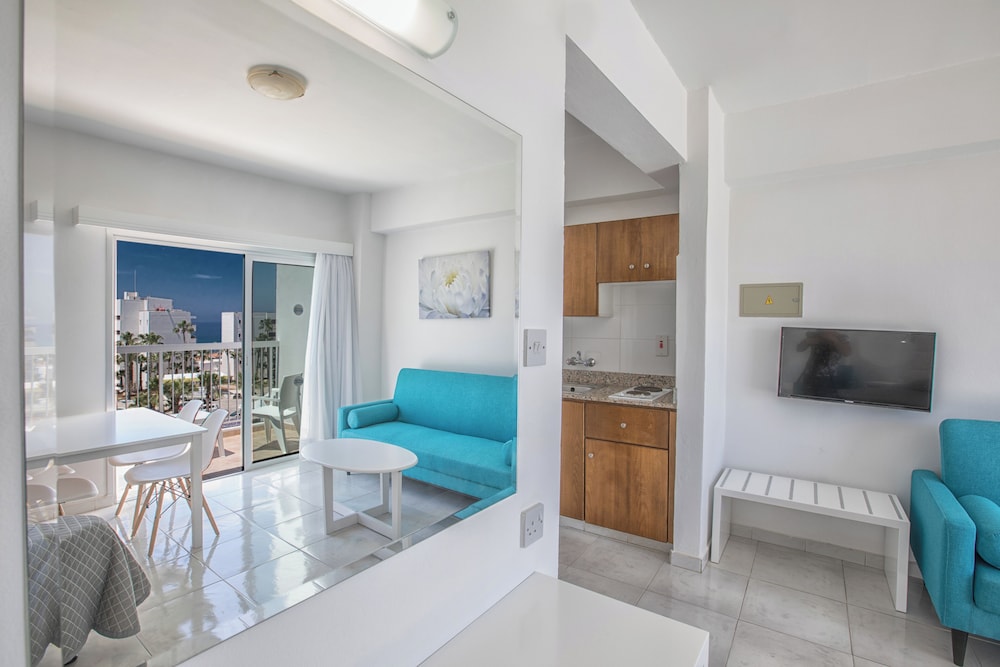Papantonia Hotel Apartments — Hotel rooms in Protaras, Famagusta Region