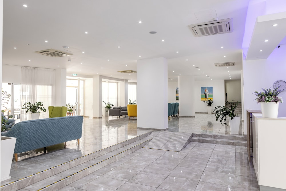 Papantonia Hotel Apartments — Hotel building in Protaras, Famagusta Region