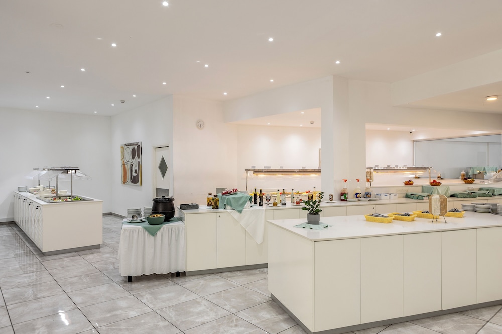 Papantonia Hotel Apartments — Restaurant & bars in Protaras, Famagusta Region