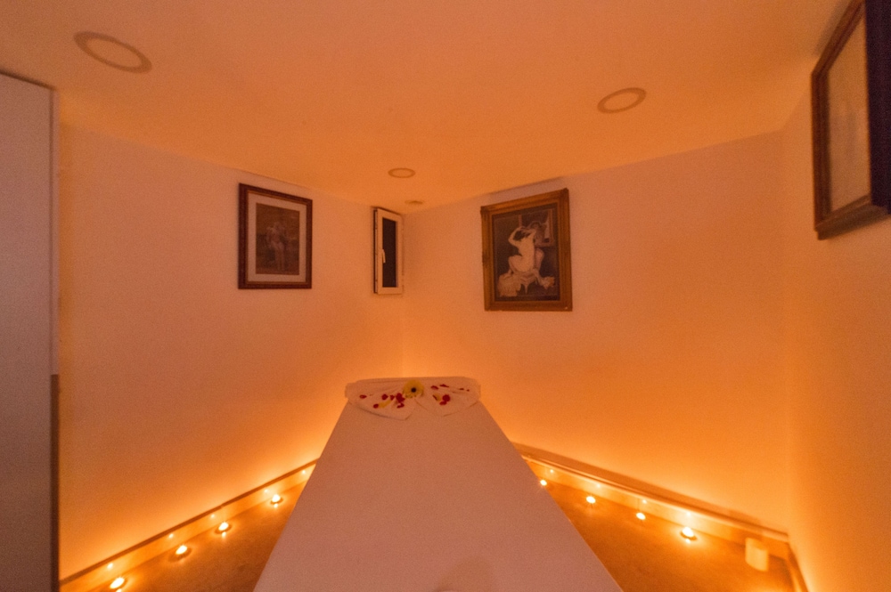 Darkmen 2 Hotel — Hotel rooms in Istanbul, Istanbul