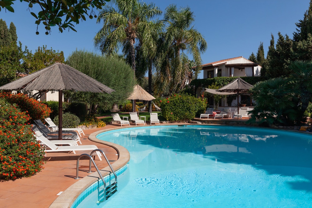 Nora Club Hotel - zdjęcie 2