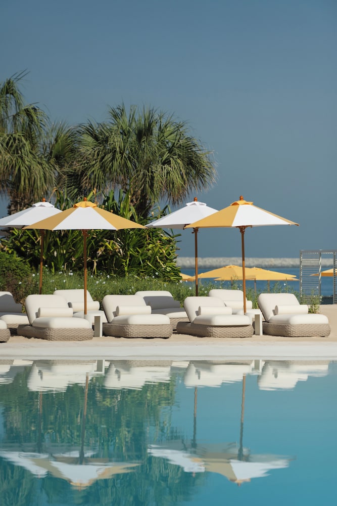 Delano Dubai — Swimming pool in Dubai