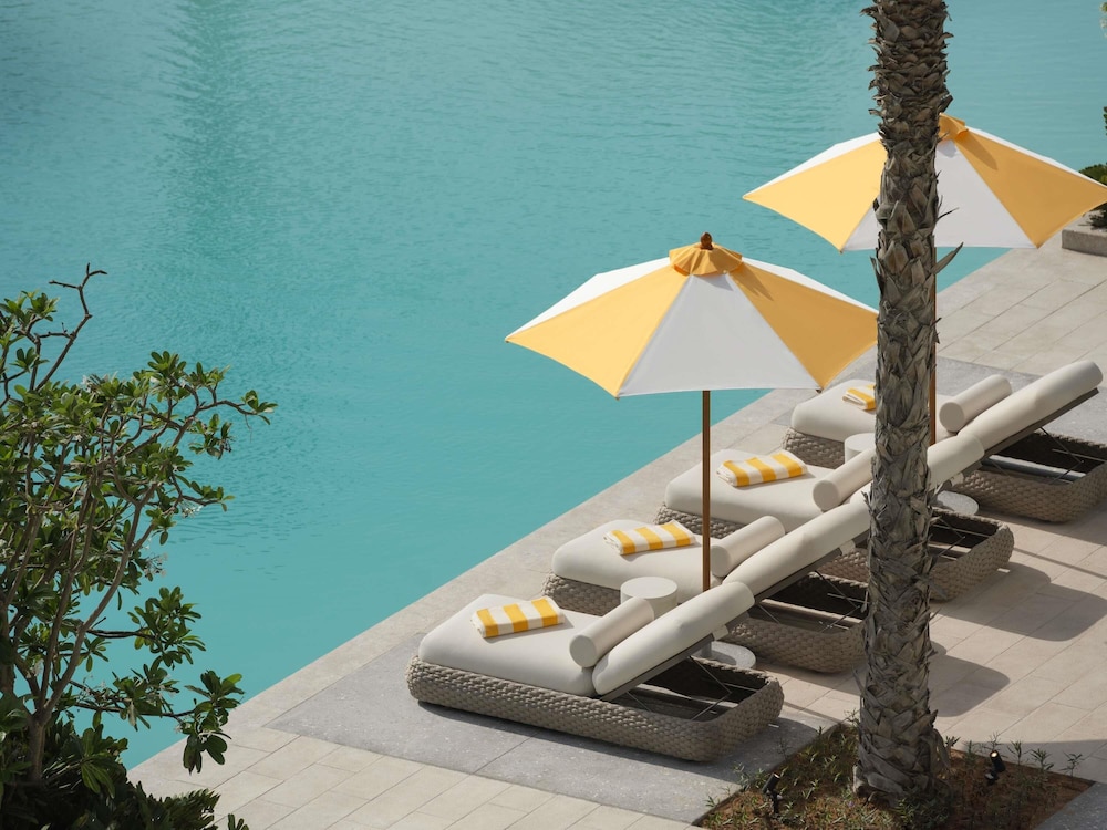 Delano Dubai — Swimming pool in Dubai
