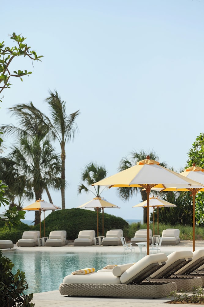 Delano Dubai — Swimming pool in Dubai