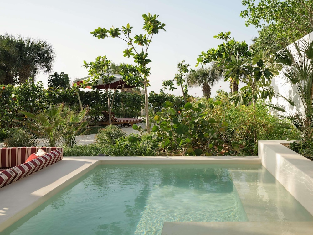 Delano Dubai — Swimming pool in Dubai