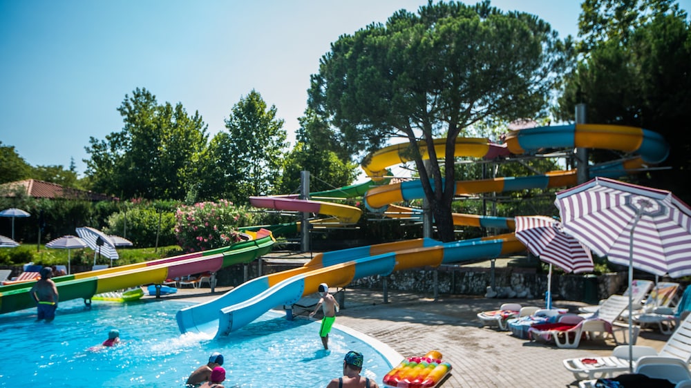 Hotel Bella Italia — Swimming pool in Peschiera del Garda, Veneto
