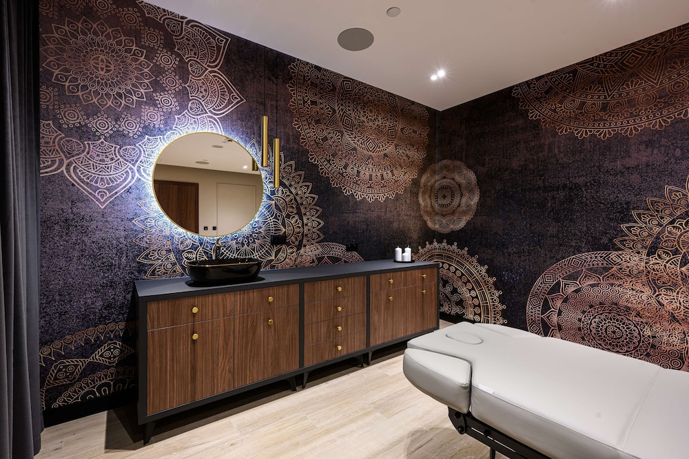 DoubleTree by Hilton Krakow Hotel & Convention Center — Spa in Krakow, Lesser Poland