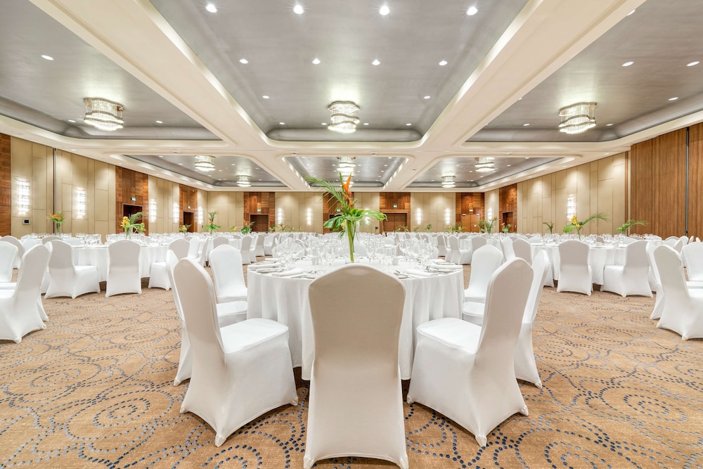 DoubleTree by Hilton Krakow Hotel & Convention Center — Hotel building in Krakow, Lesser Poland