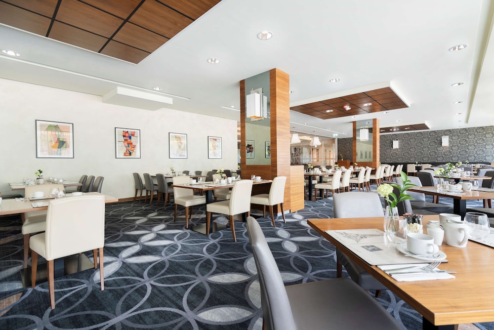 DoubleTree by Hilton Krakow Hotel & Convention Center — Restaurant & bars in Krakow, Lesser Poland