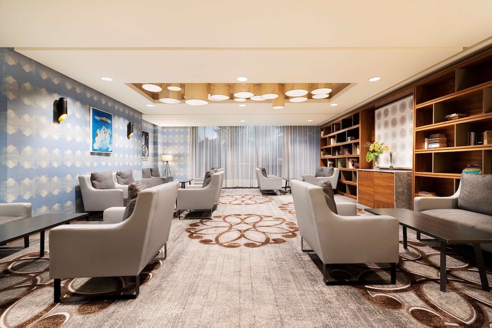 DoubleTree by Hilton Krakow Hotel & Convention Center — Restaurant & bars in Krakow, Lesser Poland