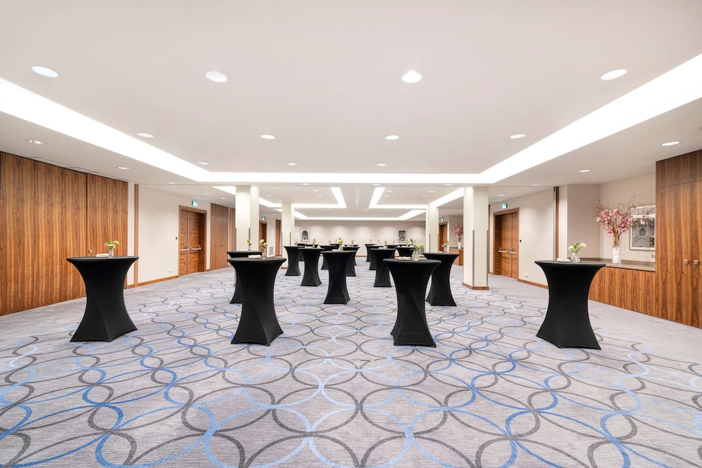 DoubleTree by Hilton Krakow Hotel & Convention Center — Hotel building in Krakow, Lesser Poland