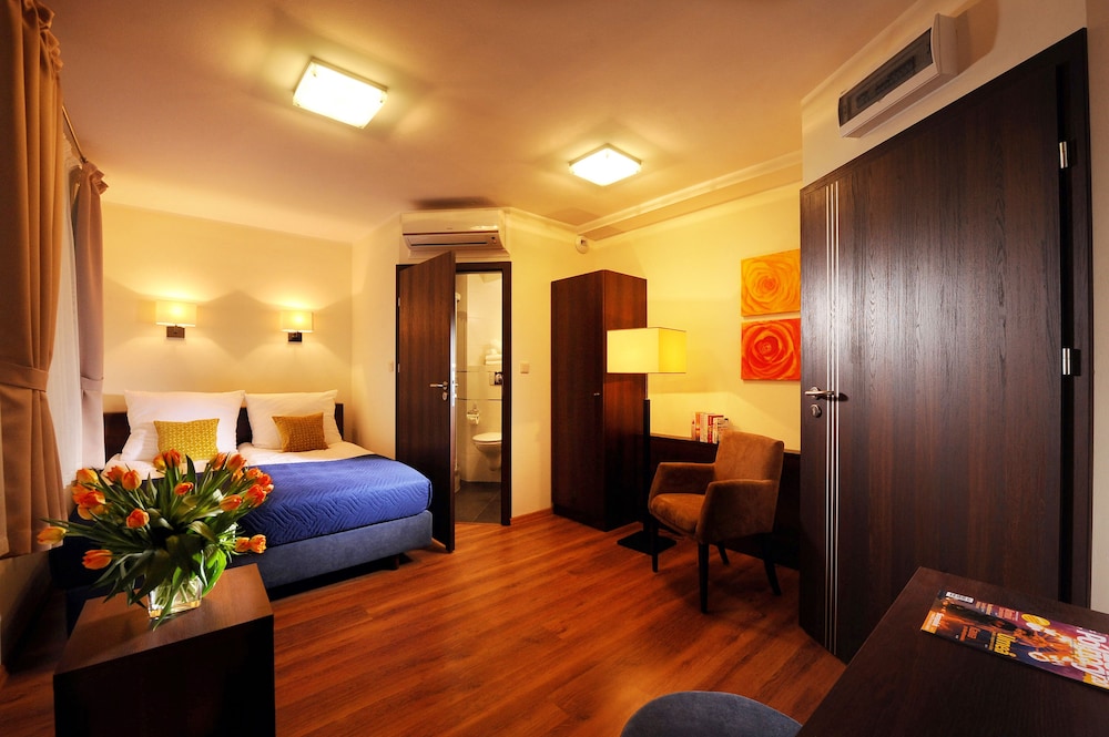 Armon Residence — Hotel rooms in Krakow, Lesser Poland