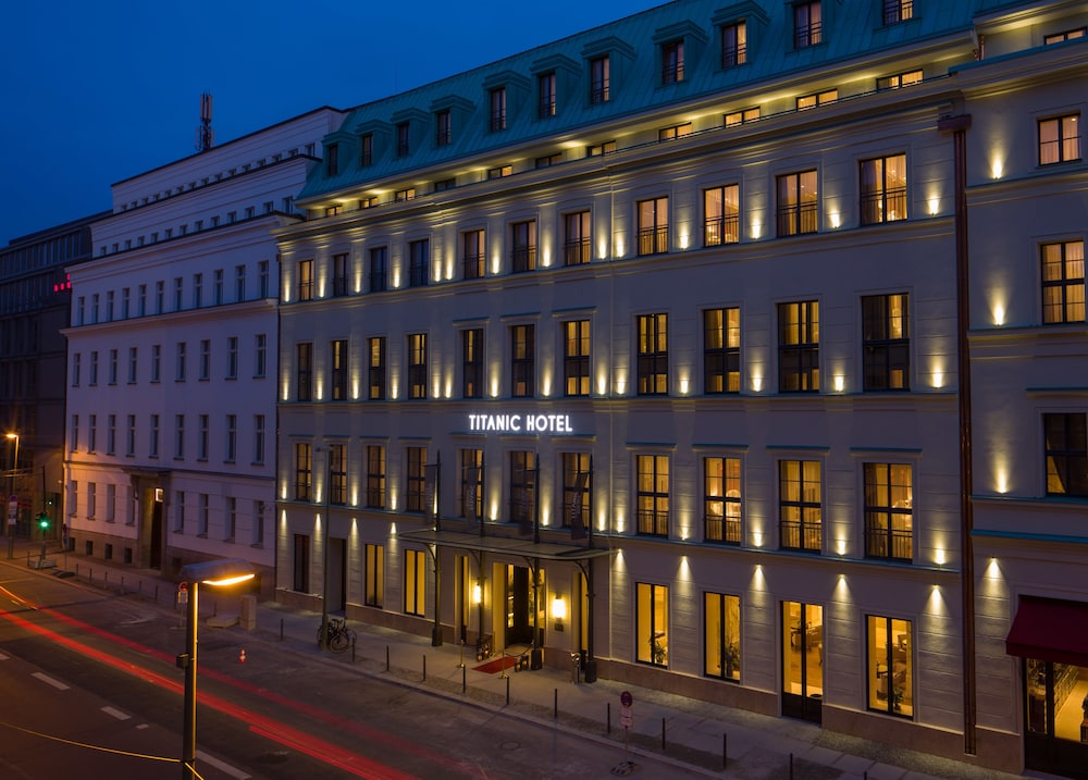 TITANIC Gendarmenmarkt Berlin — Hotel building in Berlin, Berlin