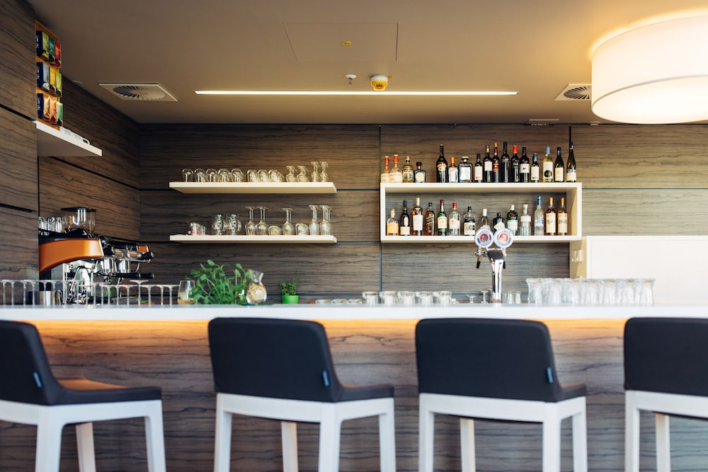 harry’s home München Moosach hotel & apartments — Restaurant & bars in Munich, Bavaria