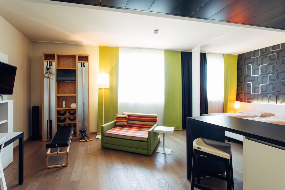 harry’s home München Moosach hotel & apartments — Hotel rooms in Munich, Bavaria