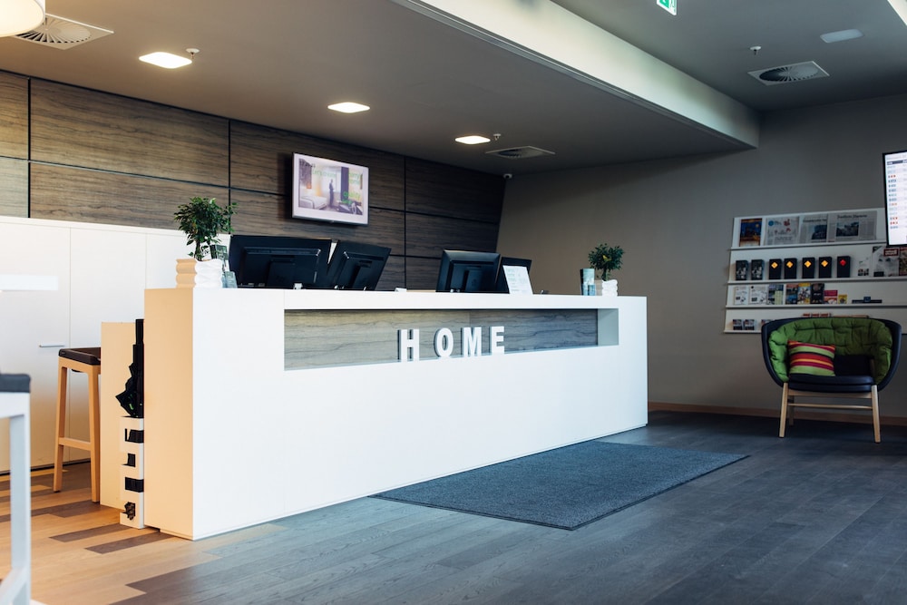 harry’s home München Moosach hotel & apartments — Hotel building in Munich, Bavaria
