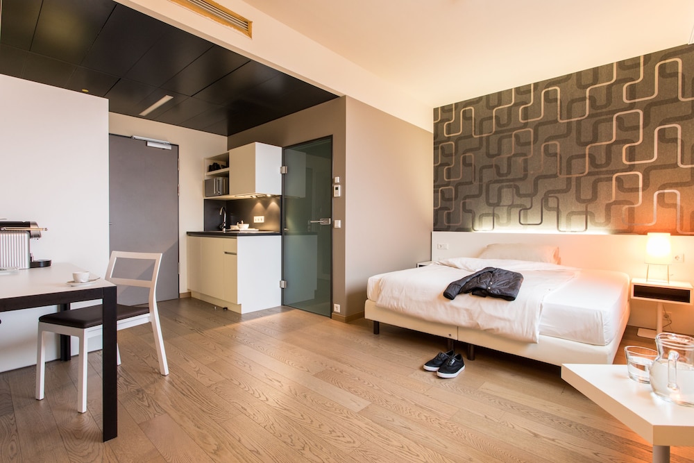 harry’s home München Moosach hotel & apartments — Hotel rooms in Munich, Bavaria
