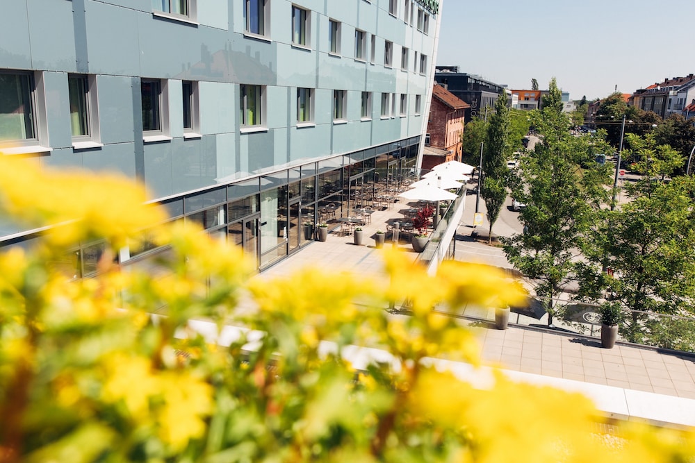 harry’s home München Moosach hotel & apartments — Hotel building in Munich, Bavaria