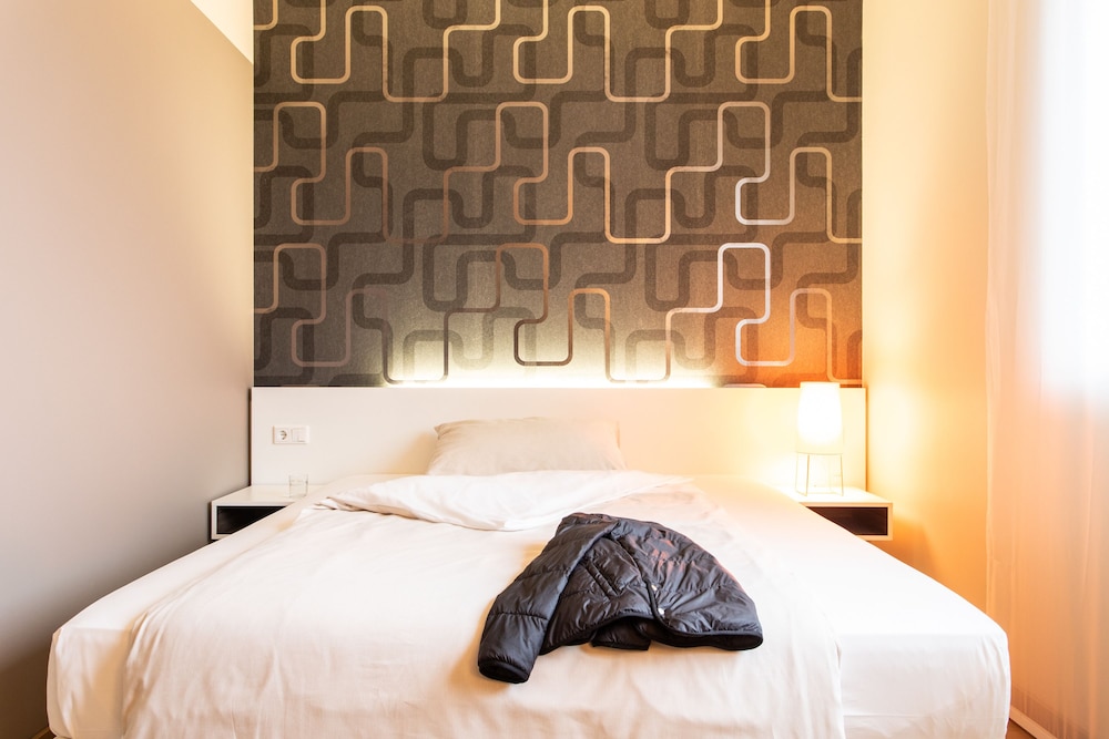 harry’s home München Moosach hotel & apartments — Hotel rooms in Munich, Bavaria