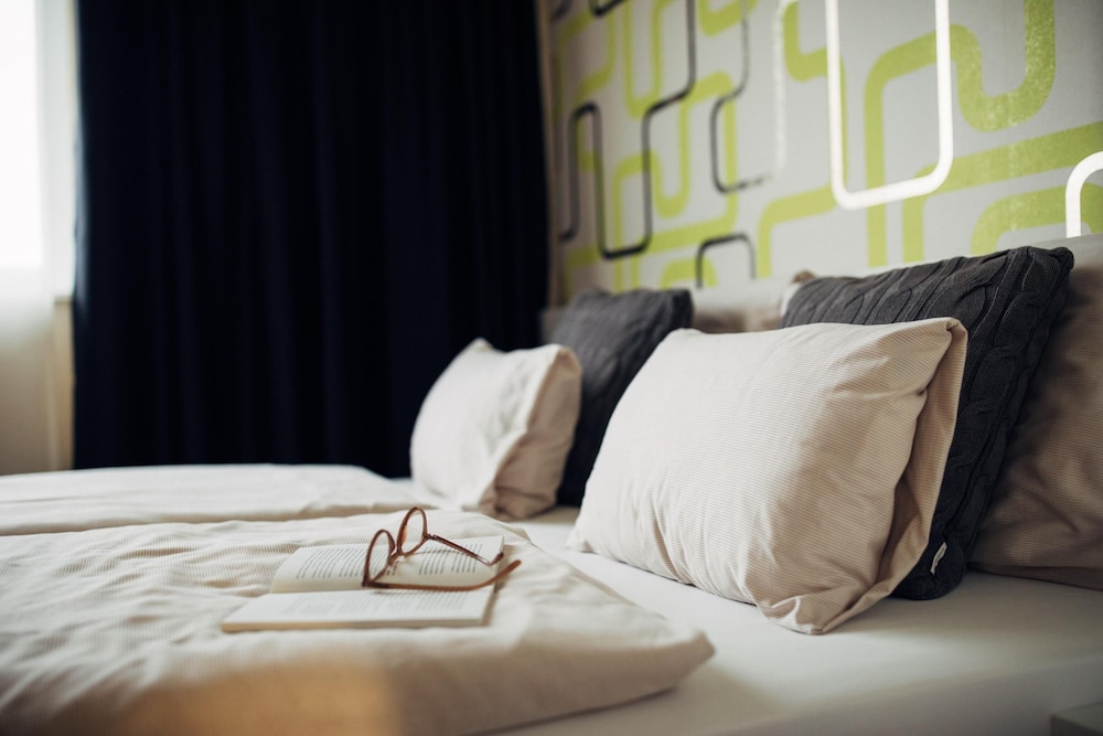 harry’s home München Moosach hotel & apartments — Hotel rooms in Munich, Bavaria