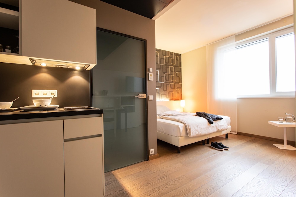 harry’s home München Moosach hotel & apartments — Hotel rooms in Munich, Bavaria